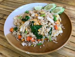 Thai étel: kao pad kai